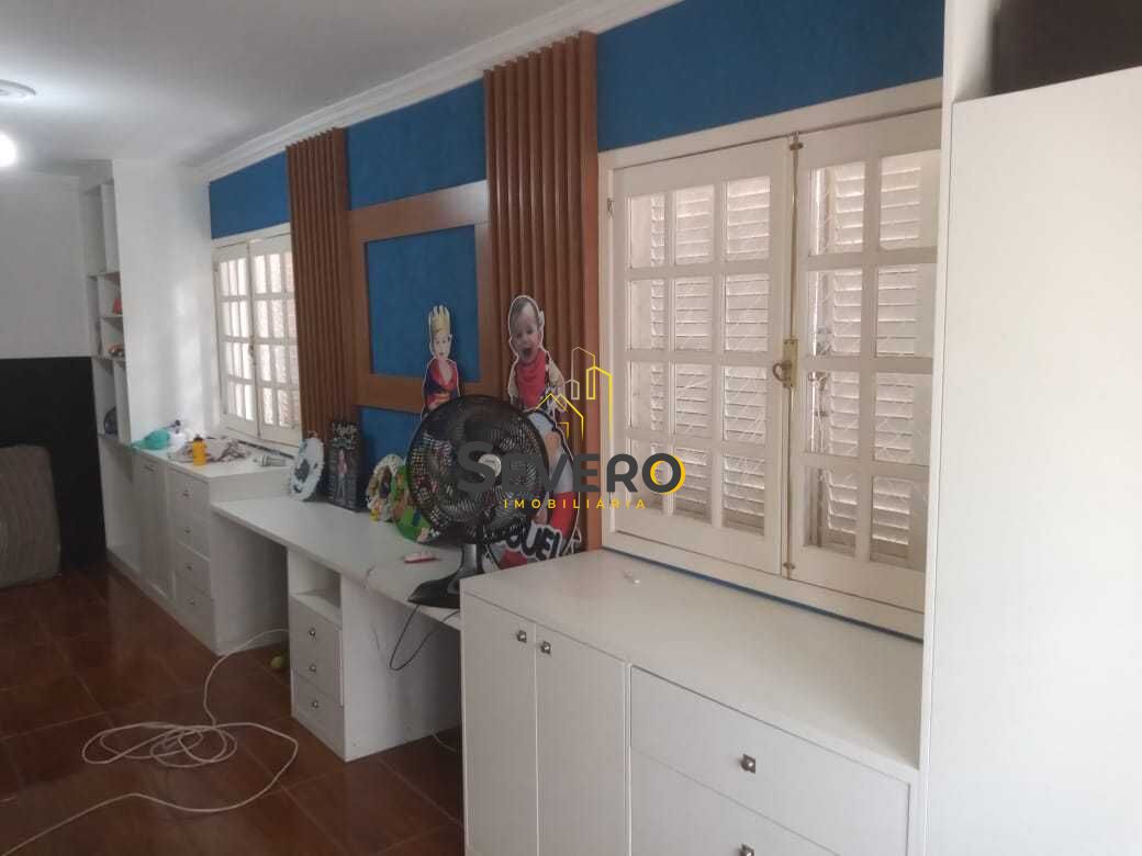 Casa à venda com 4 quartos, 300m² - Foto 10