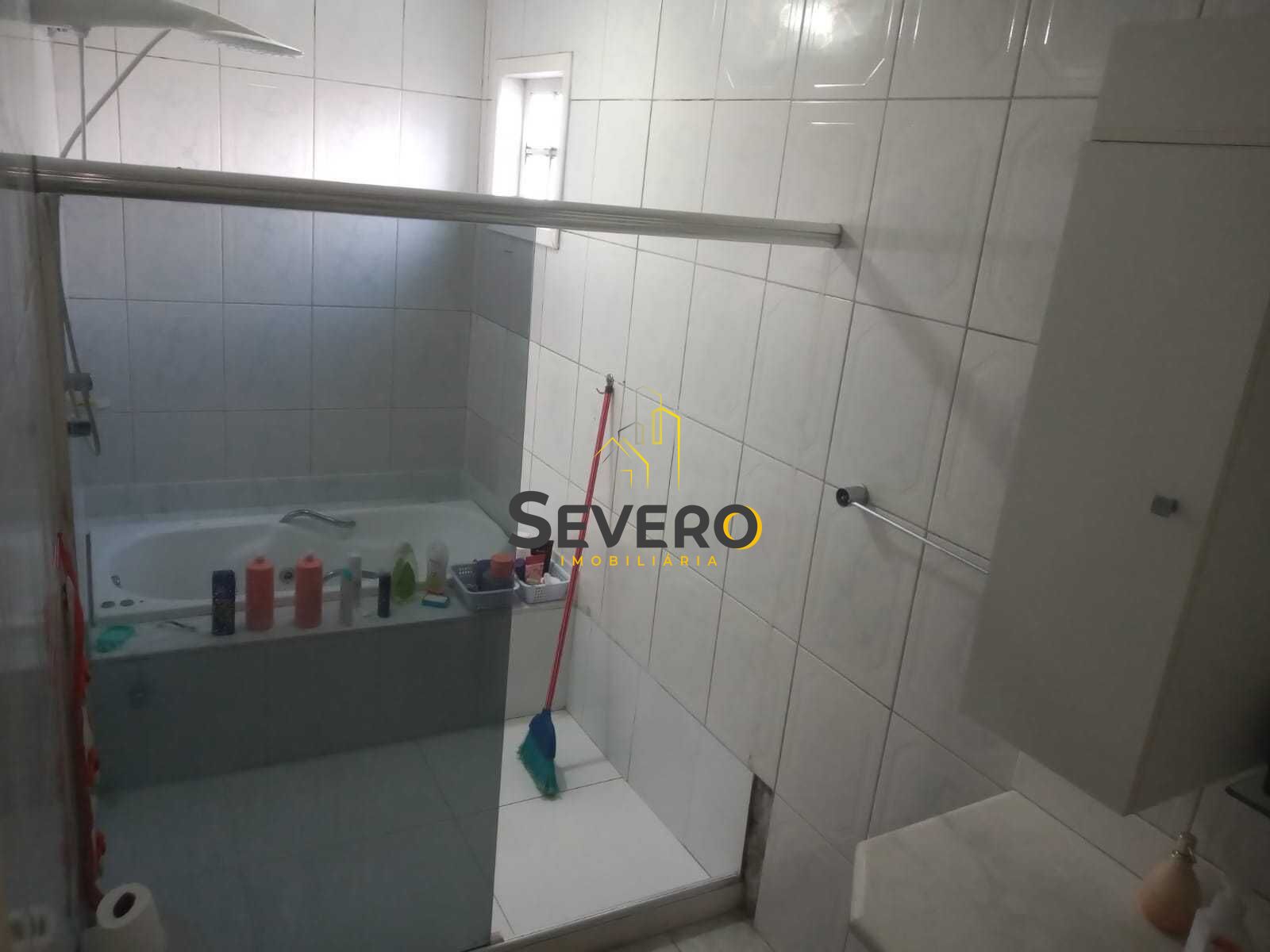 Casa à venda com 4 quartos, 300m² - Foto 18