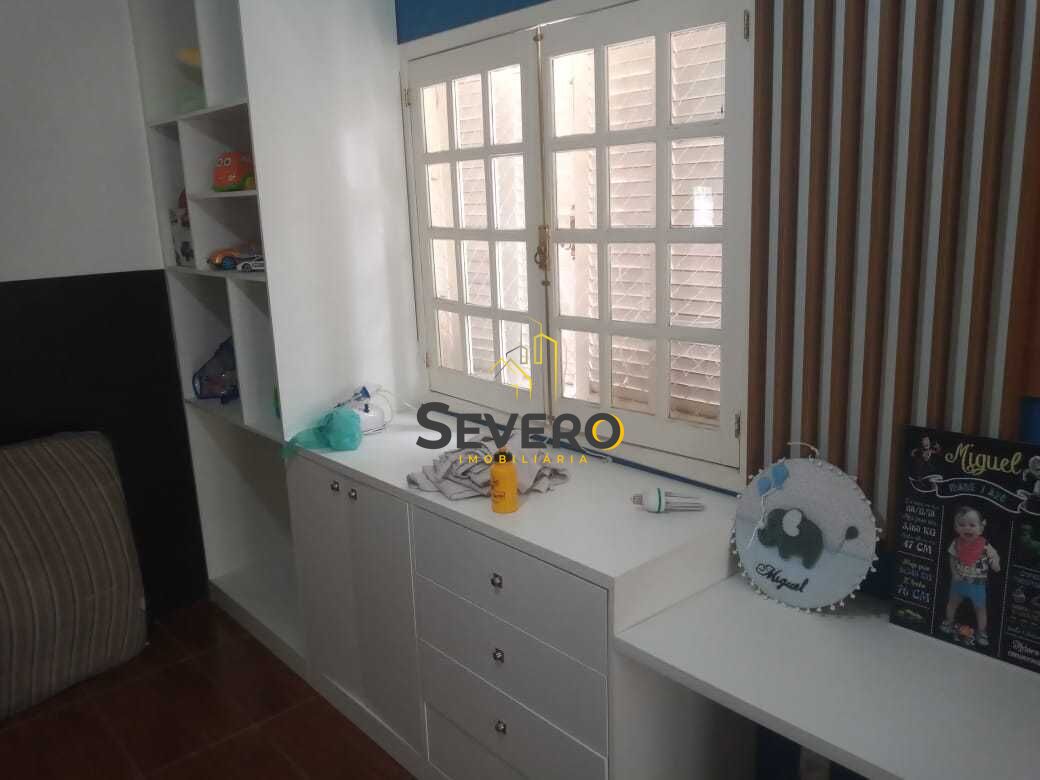 Casa à venda com 4 quartos, 300m² - Foto 15