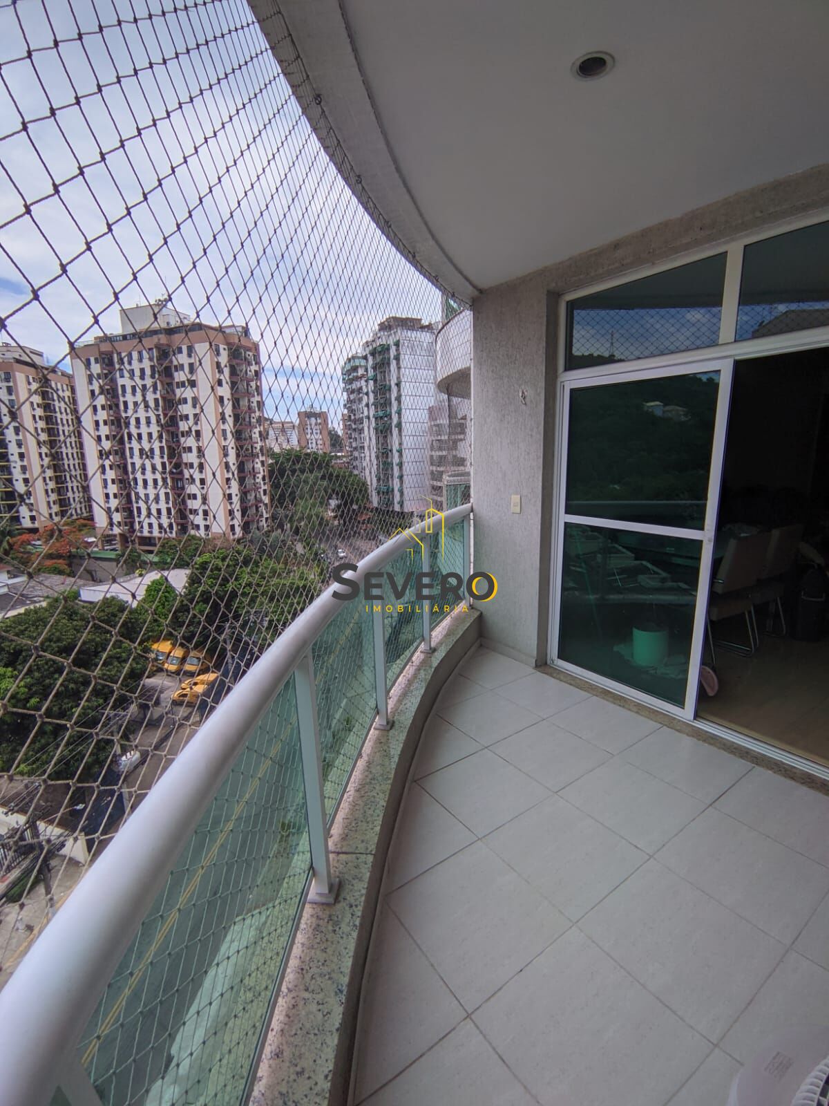 Apartamento à venda com 2 quartos, 75m² - Foto 4