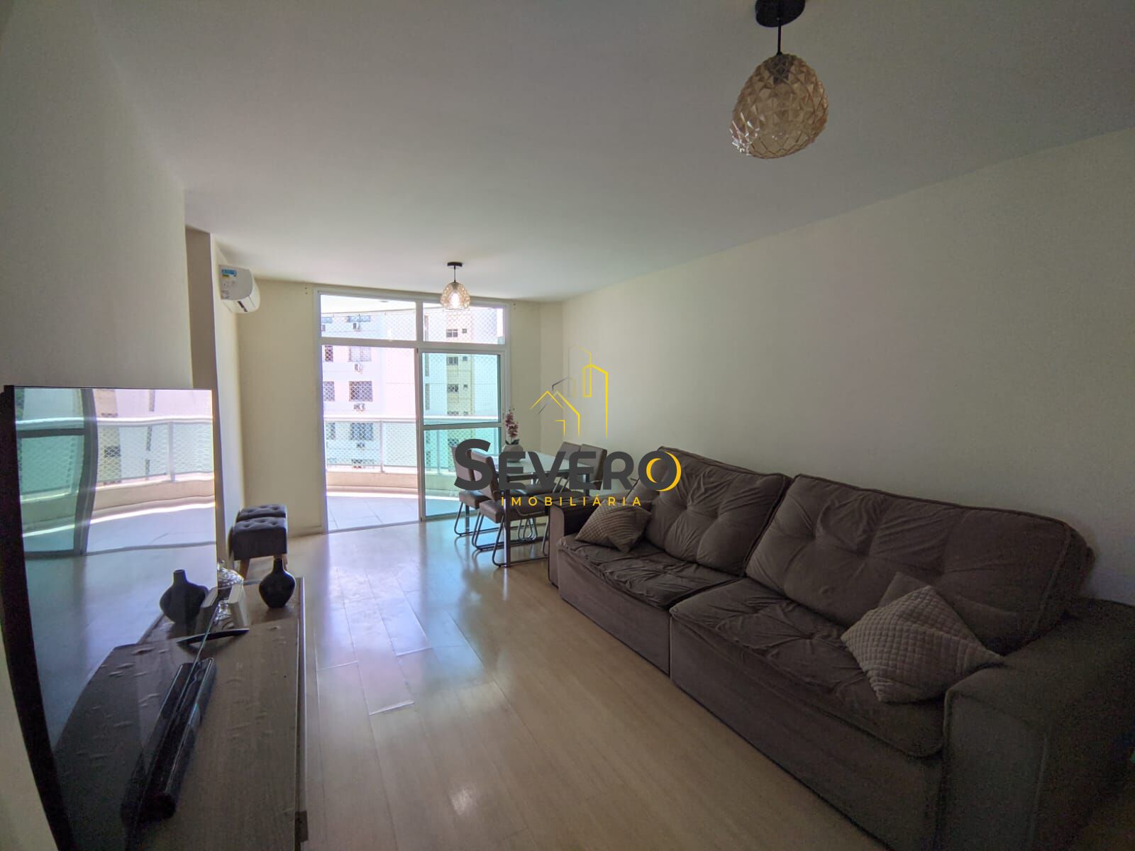 Apartamento à venda com 2 quartos, 75m² - Foto 1