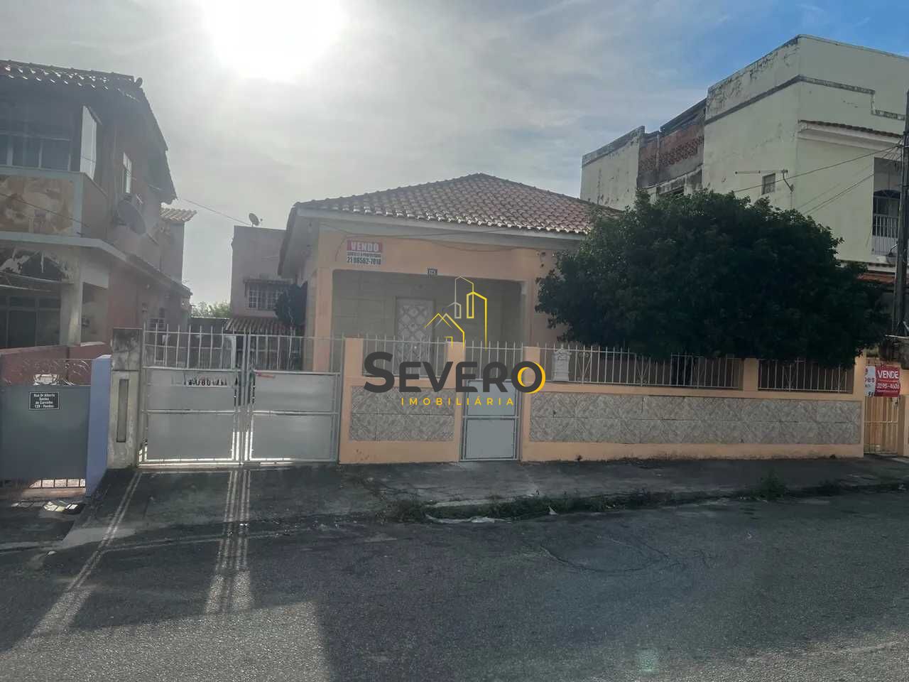 Casa à venda com 3 quartos, 120m² - Foto 1