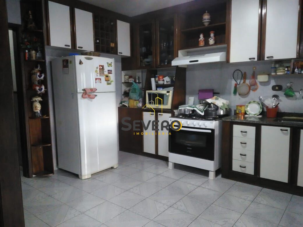 Casa à venda com 4 quartos, 360m² - Foto 11