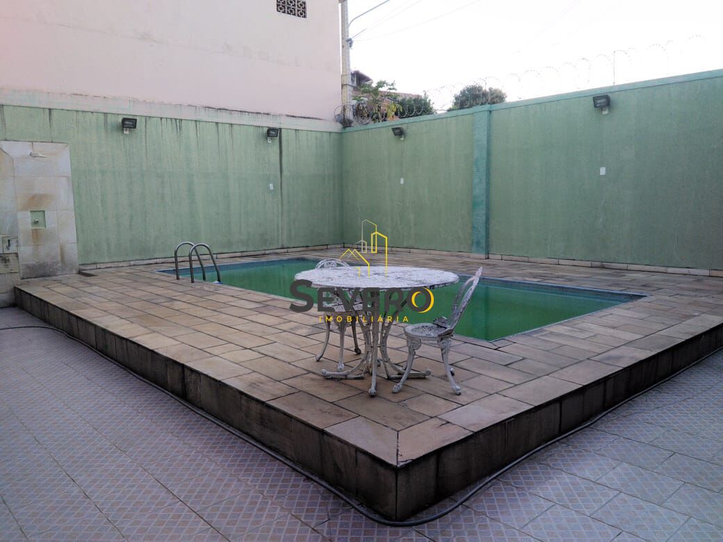 Casa à venda com 4 quartos, 360m² - Foto 26