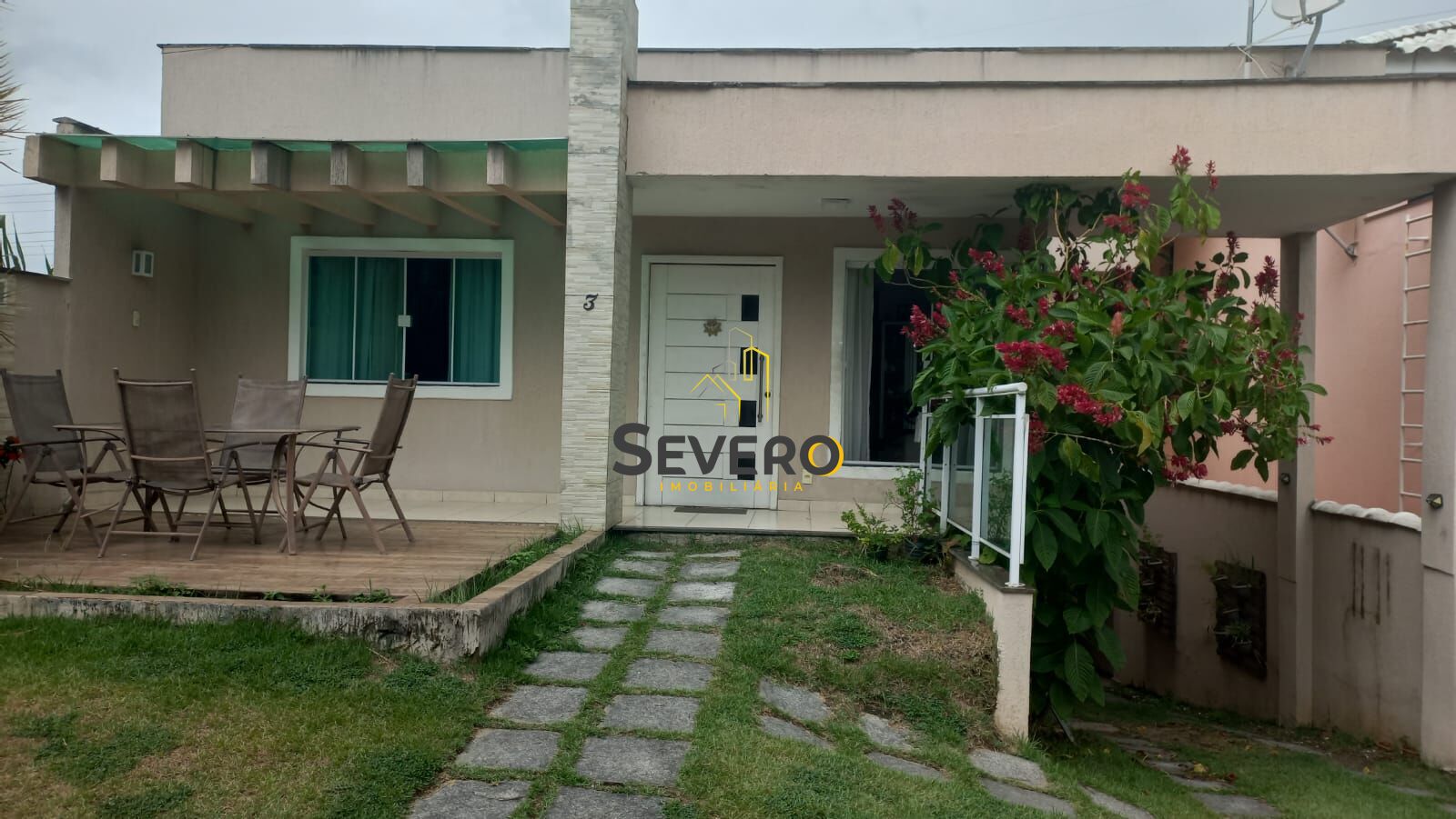 Casa de Condomínio à venda com 4 quartos, 213m² - Foto 1