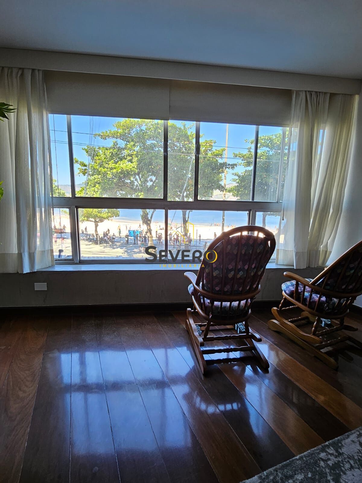 Apartamento à venda com 4 quartos, 250m² - Foto 1