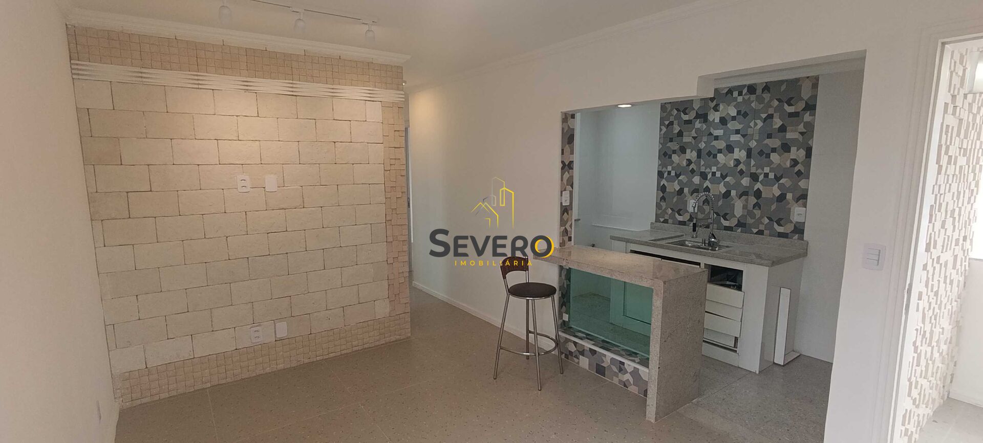Casa à venda com 2 quartos, 65m² - Foto 3