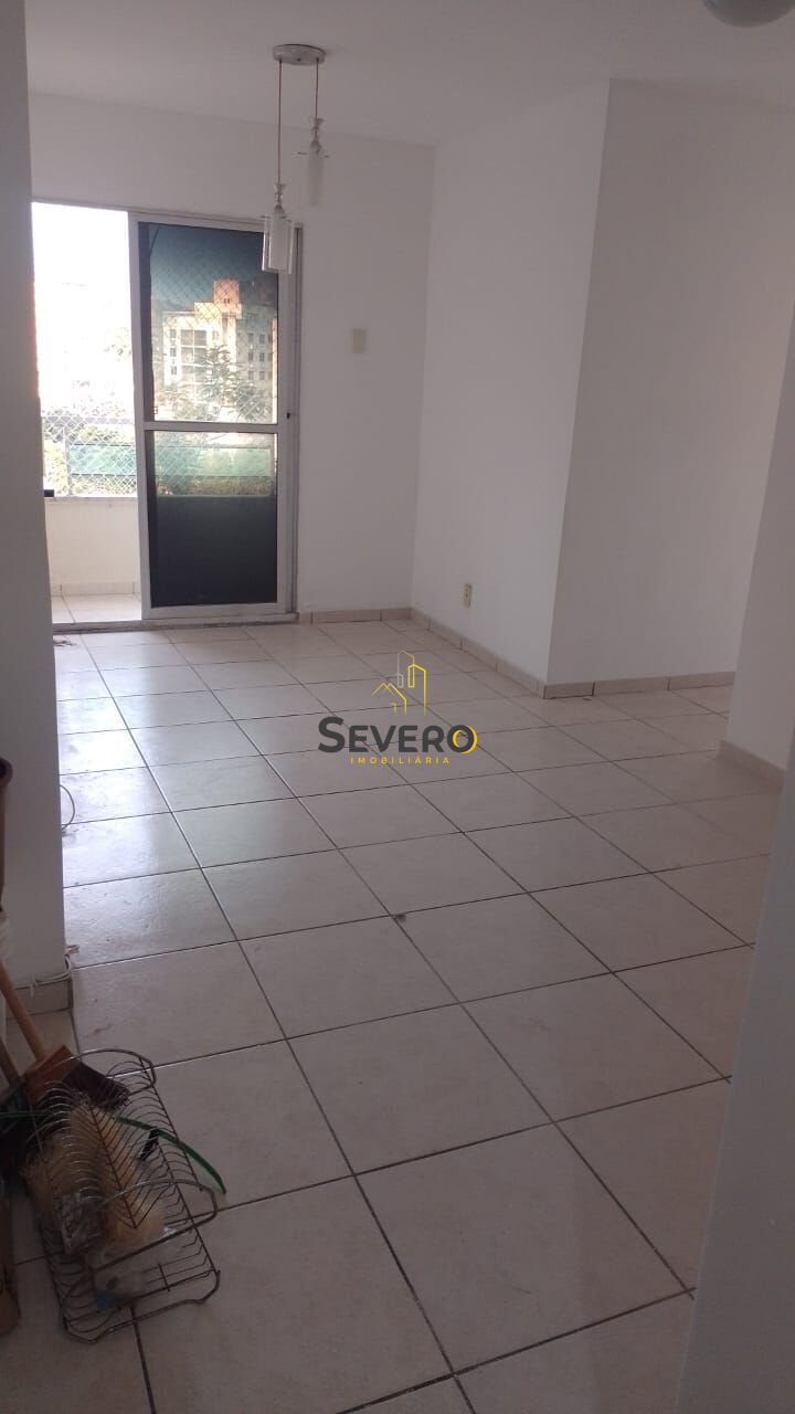 Apartamento à venda com 3 quartos, 74m² - Foto 2