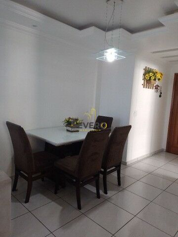 Apartamento à venda com 2 quartos, 66m² - Foto 4