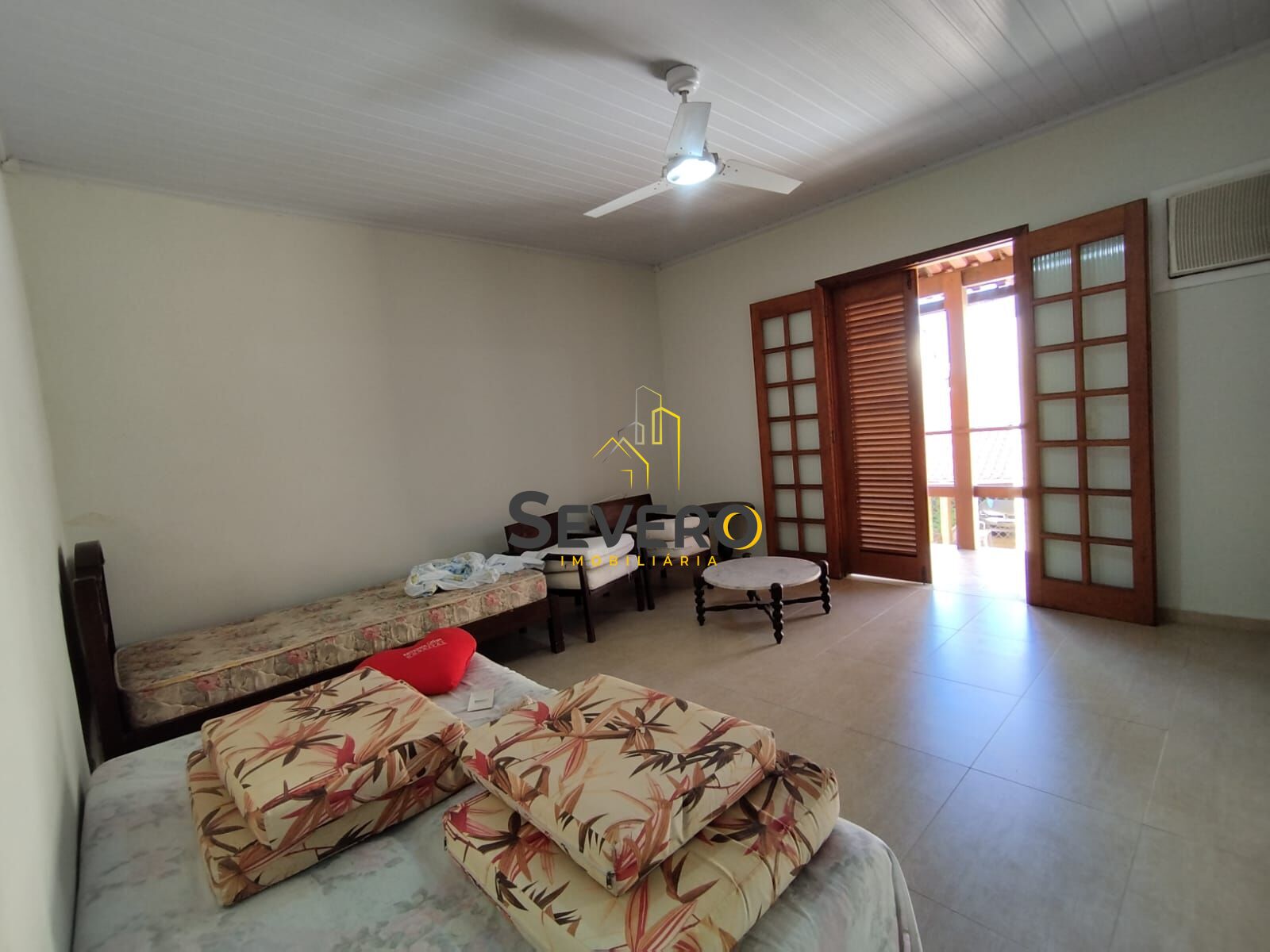 Casa à venda com 3 quartos, 360m² - Foto 14