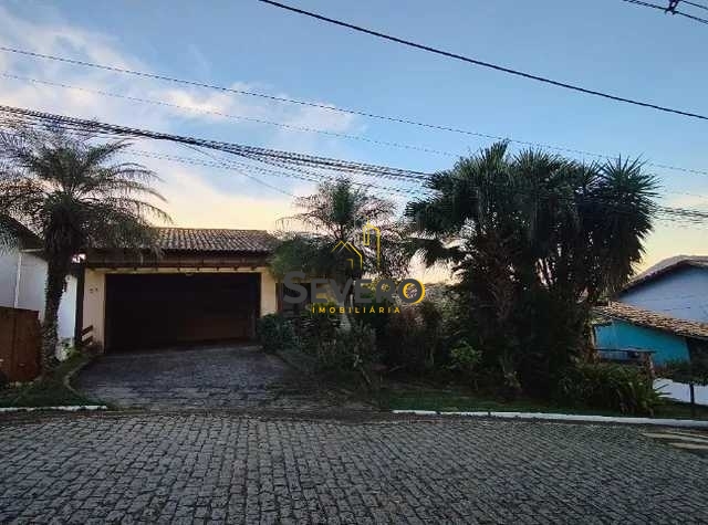 Casa à venda com 3 quartos, 200m² - Foto 1