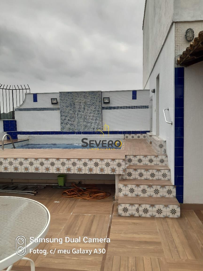 Cobertura à venda com 3 quartos, 240m² - Foto 2