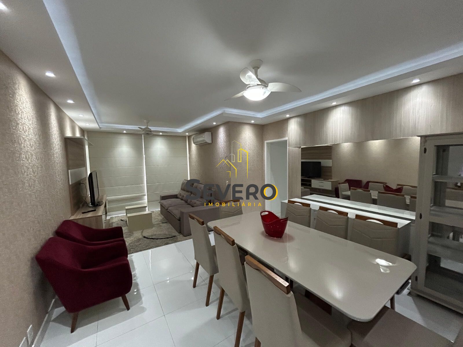 Apartamento à venda com 3 quartos, 160m² - Foto 1