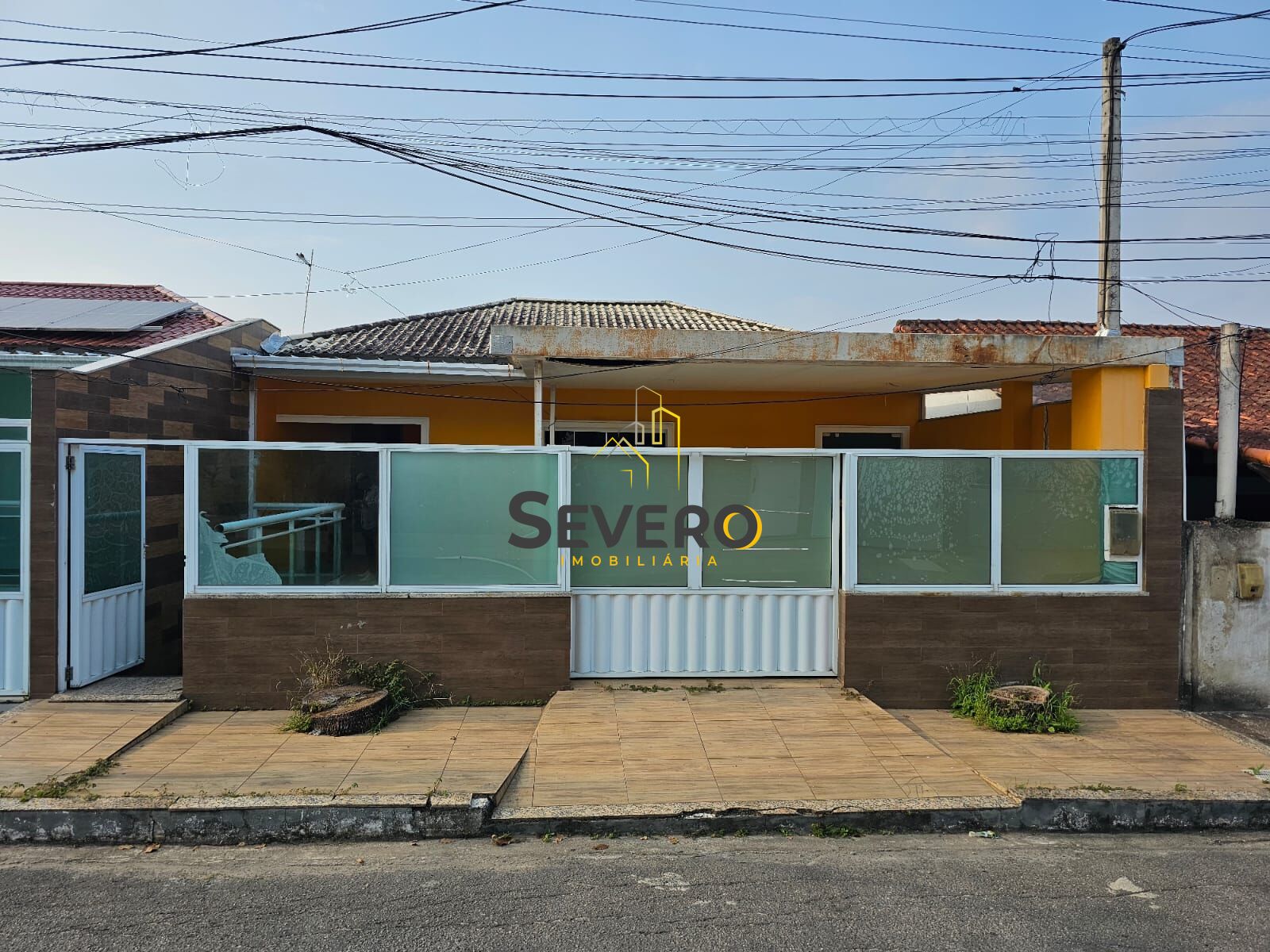 Casa de Condomínio à venda com 2 quartos, 200m² - Foto 1