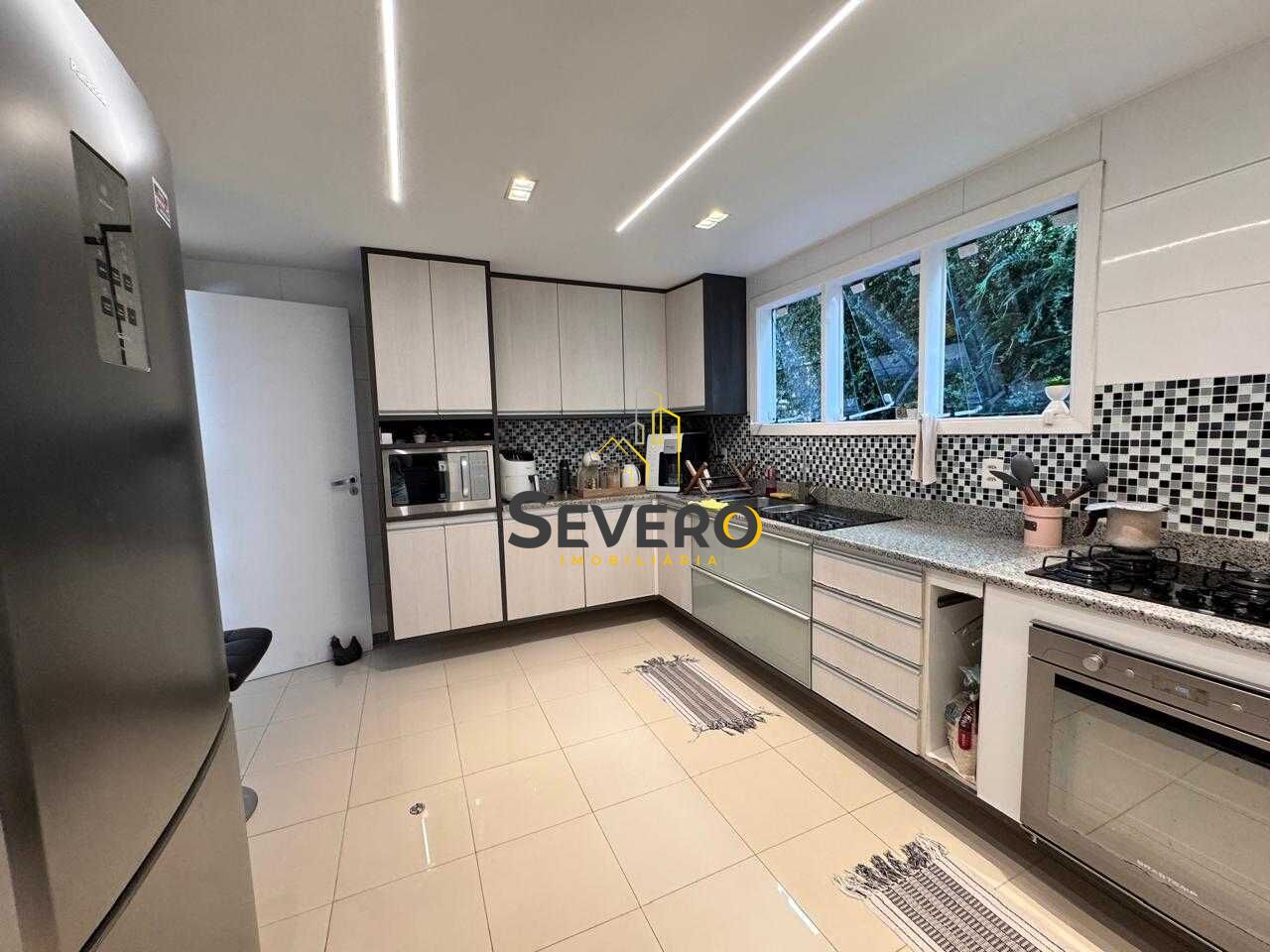 Casa, 3 quartos, 200 m² - Foto 12