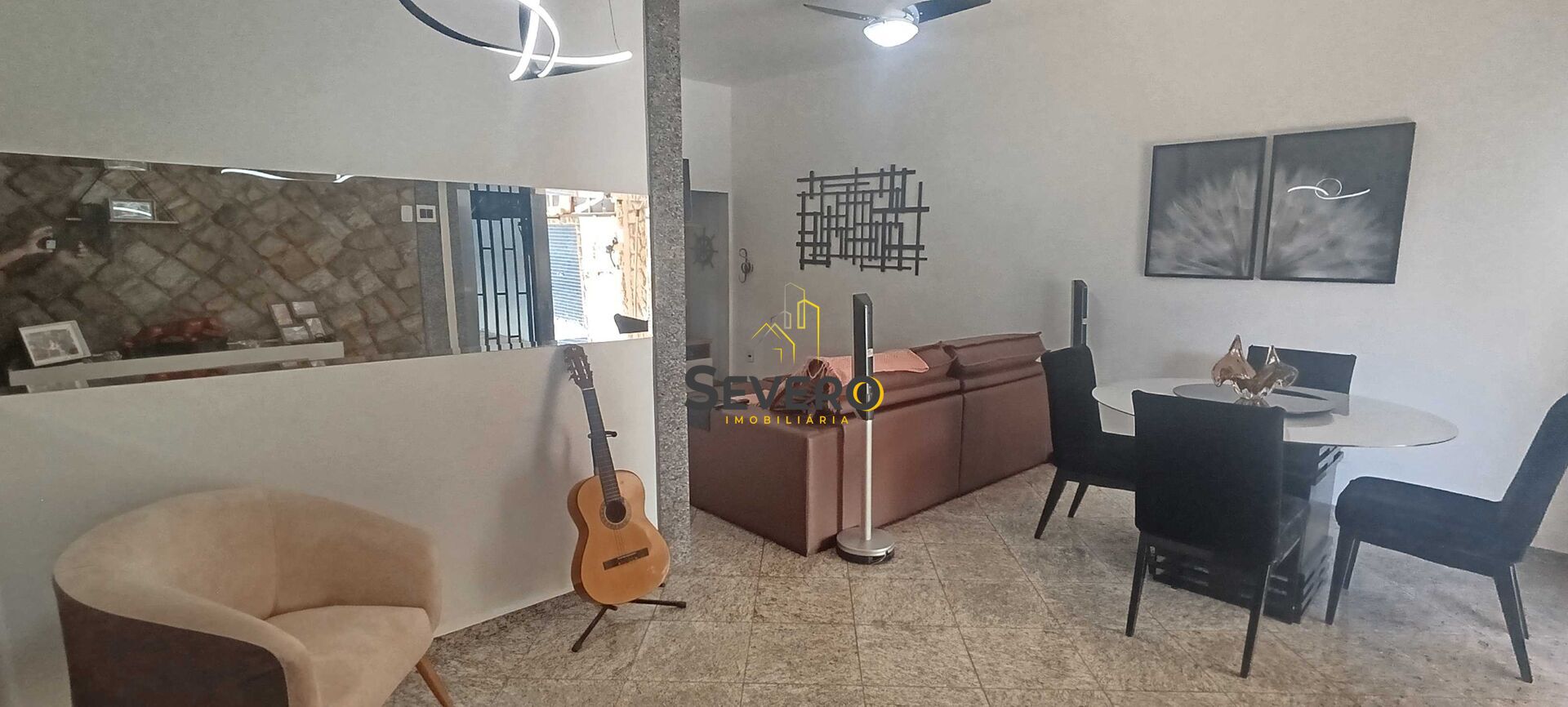 Casa à venda com 3 quartos, 200m² - Foto 2