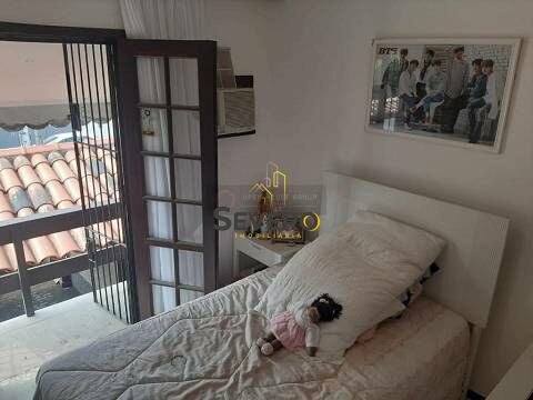 Casa à venda com 5 quartos, 210m² - Foto 10