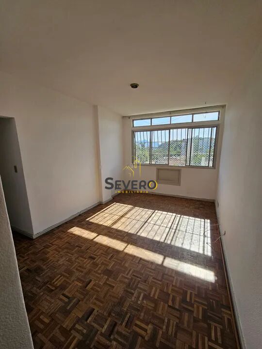 Apartamento à venda com 2 quartos, 70m² - Foto 1