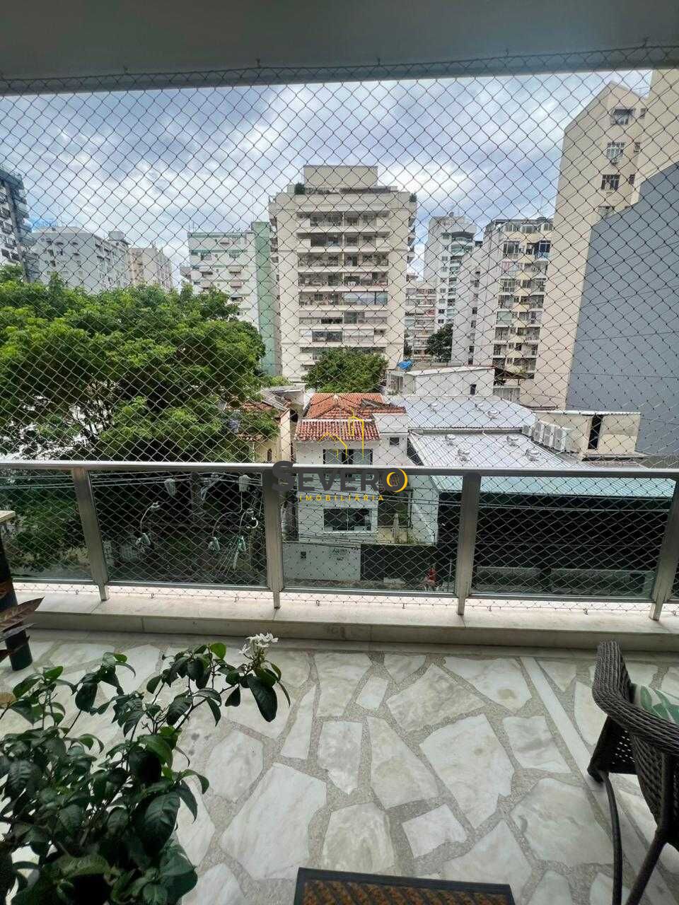 Apartamento à venda com 4 quartos, 160m² - Foto 2