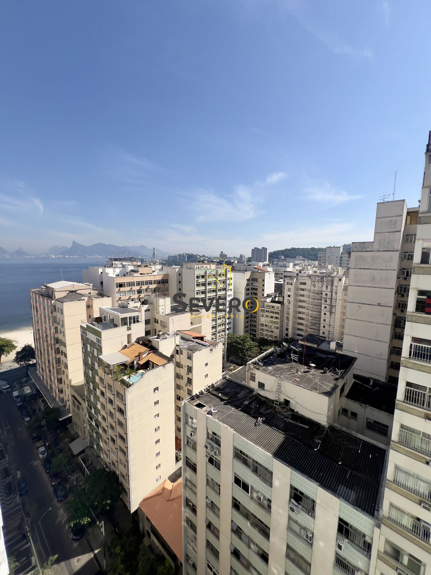 Apartamento à venda com 3 quartos, 140m² - Foto 2