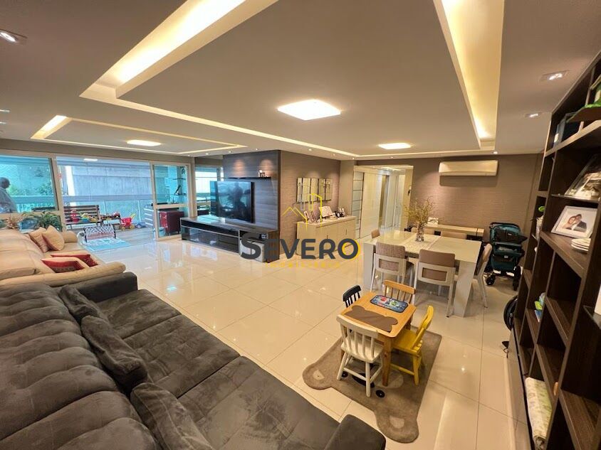 Apartamento à venda com 4 quartos, 220m² - Foto 1