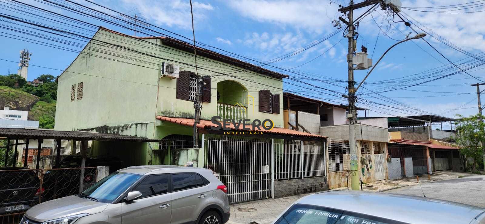 Casa à venda com 4 quartos, 250m² - Foto 1