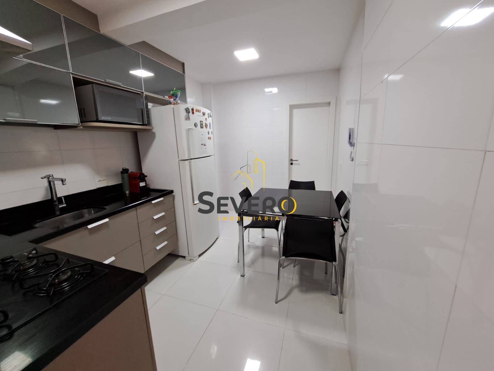 Casa à venda com 2 quartos, 90m² - Foto 5