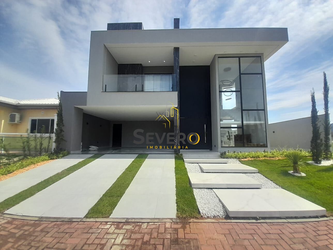 Casa à venda com 3 quartos, 280m² - Foto 2