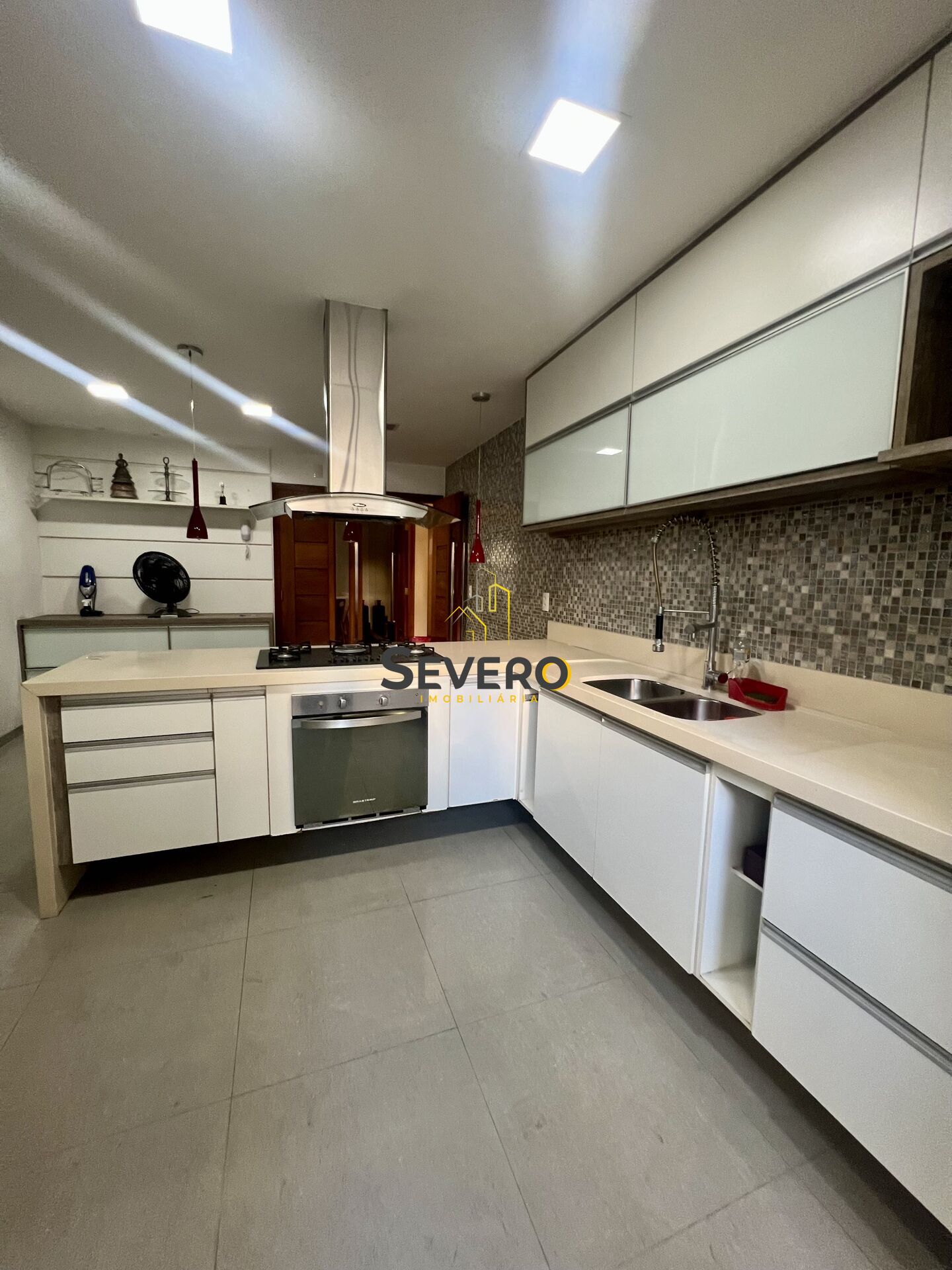 Apartamento à venda com 4 quartos, 220m² - Foto 12