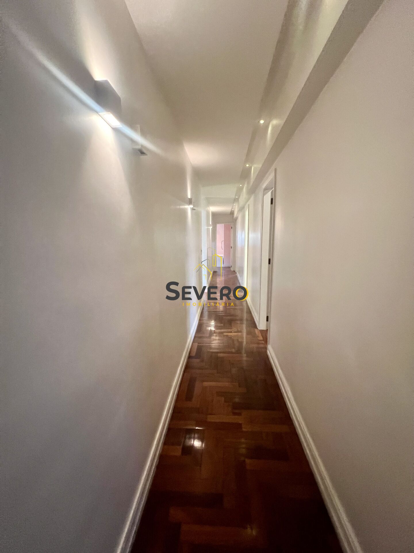 Apartamento à venda com 4 quartos, 220m² - Foto 18