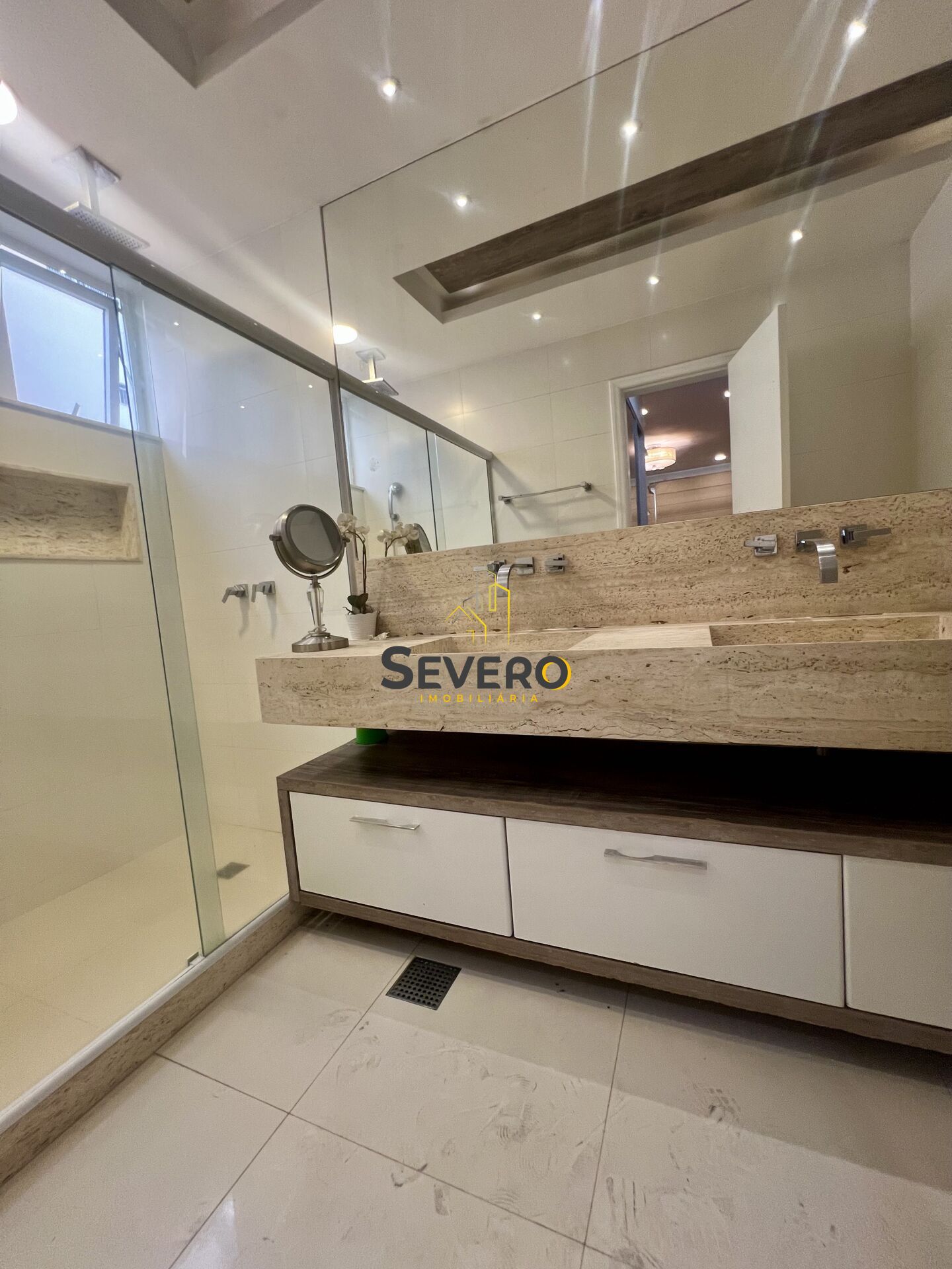 Apartamento à venda com 4 quartos, 220m² - Foto 27