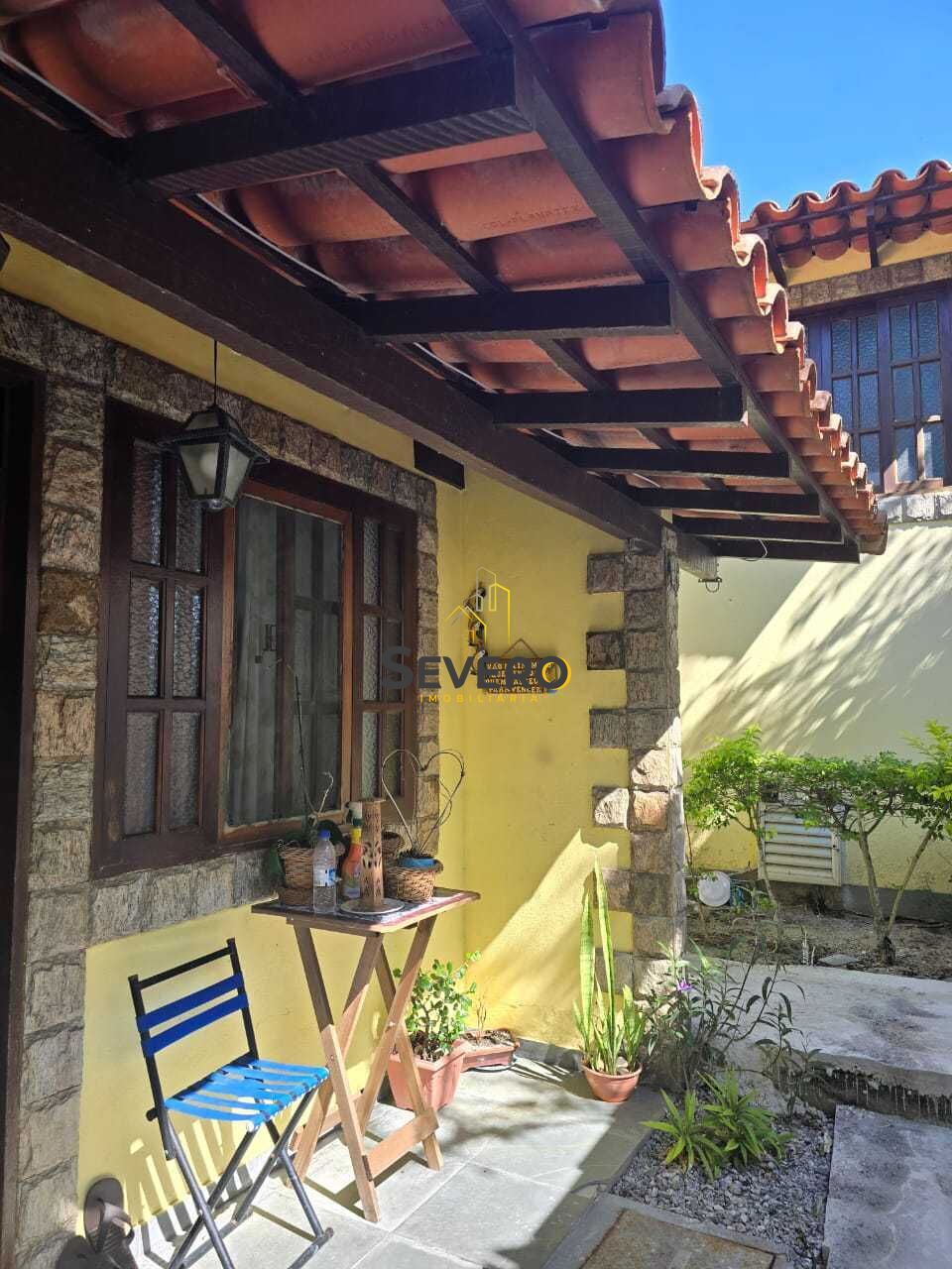 Casa à venda com 2 quartos, 60m² - Foto 1