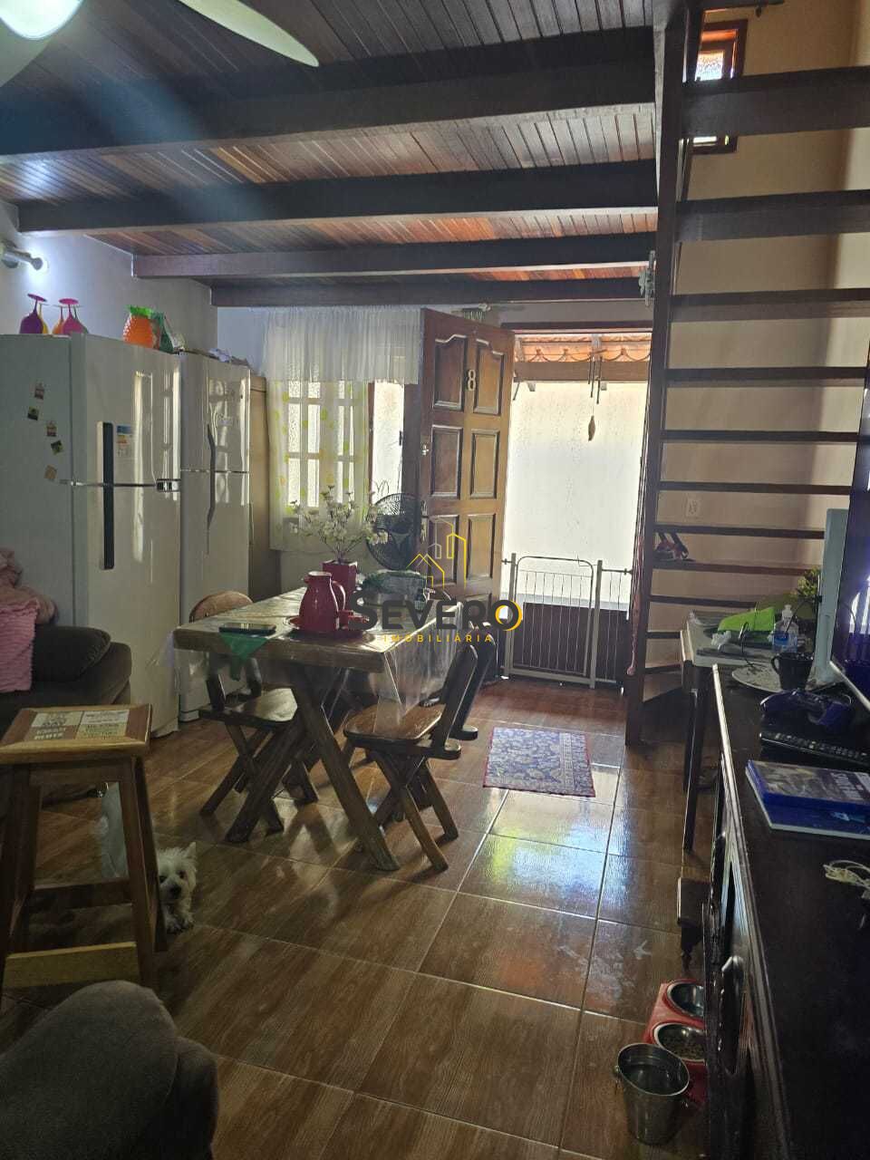 Casa à venda com 2 quartos, 60m² - Foto 3