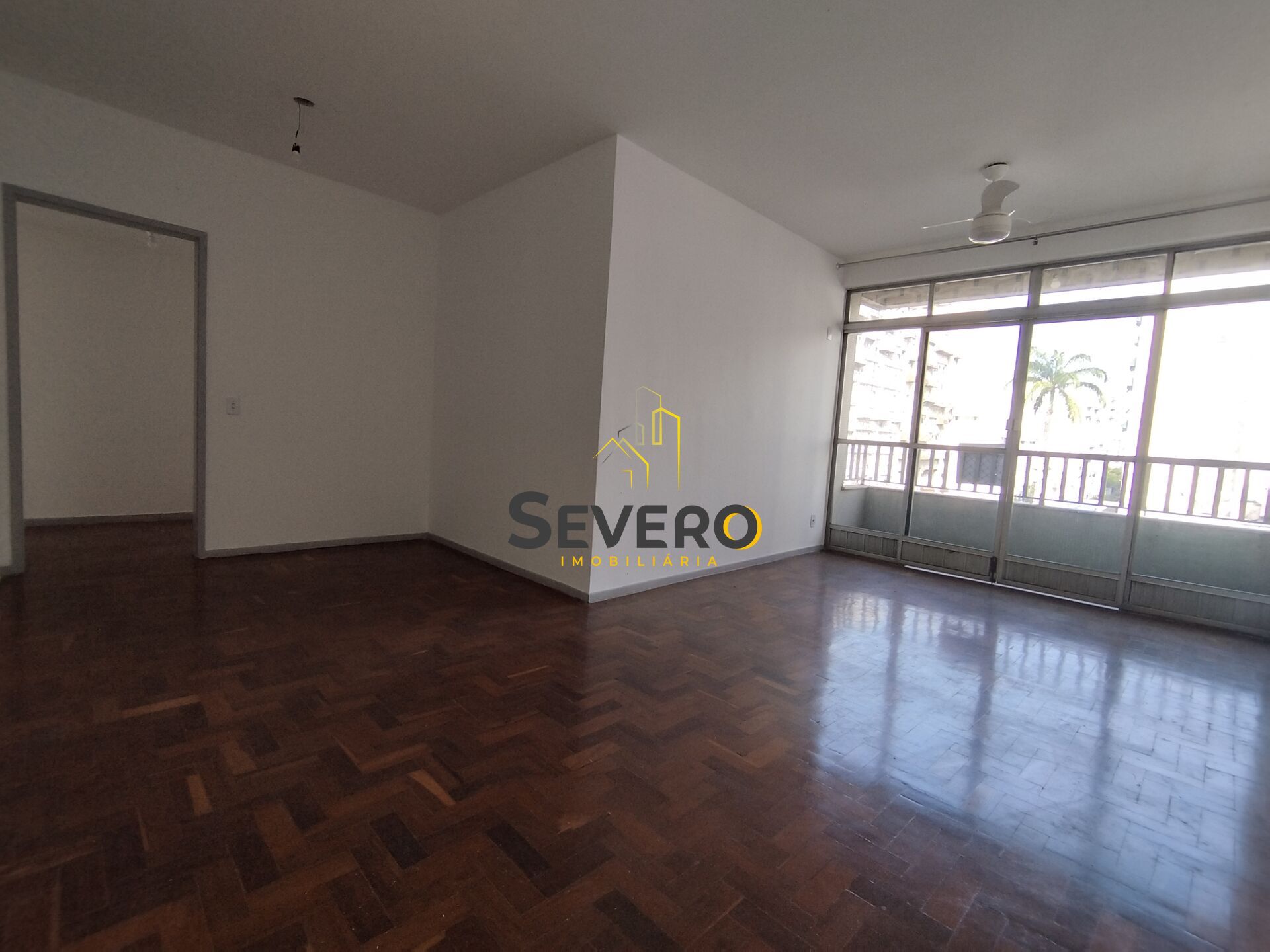 Apartamento à venda com 3 quartos, 130m² - Foto 3