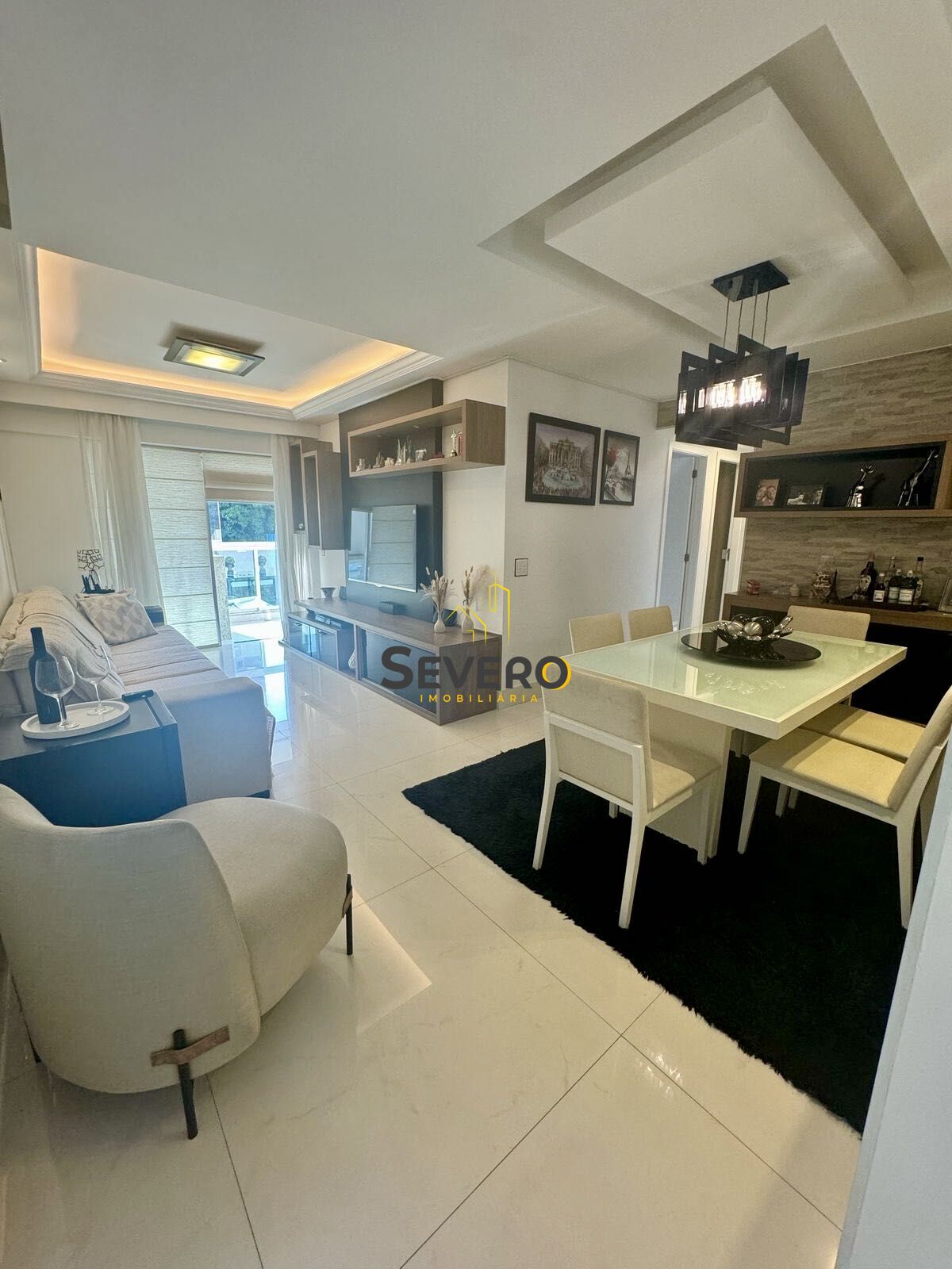 Apartamento à venda com 3 quartos, 137m² - Foto 1
