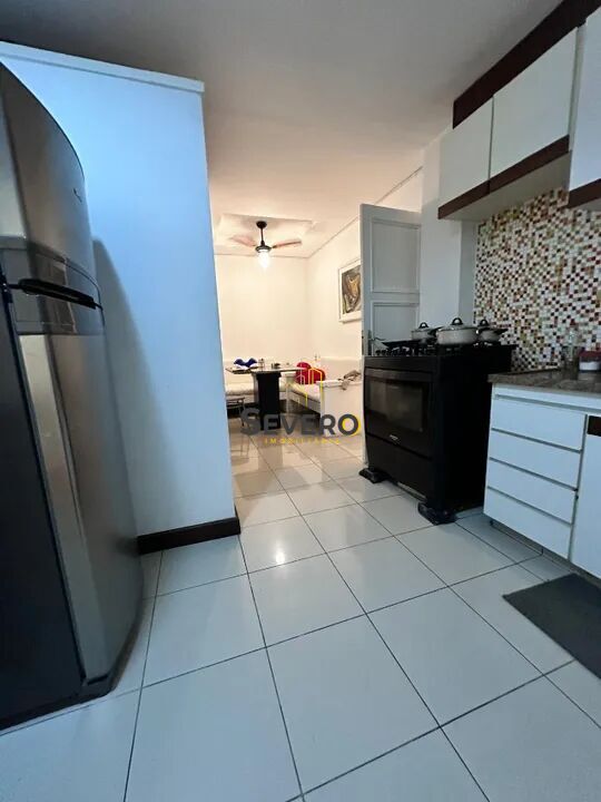 Apartamento à venda com 3 quartos, 130m² - Foto 3