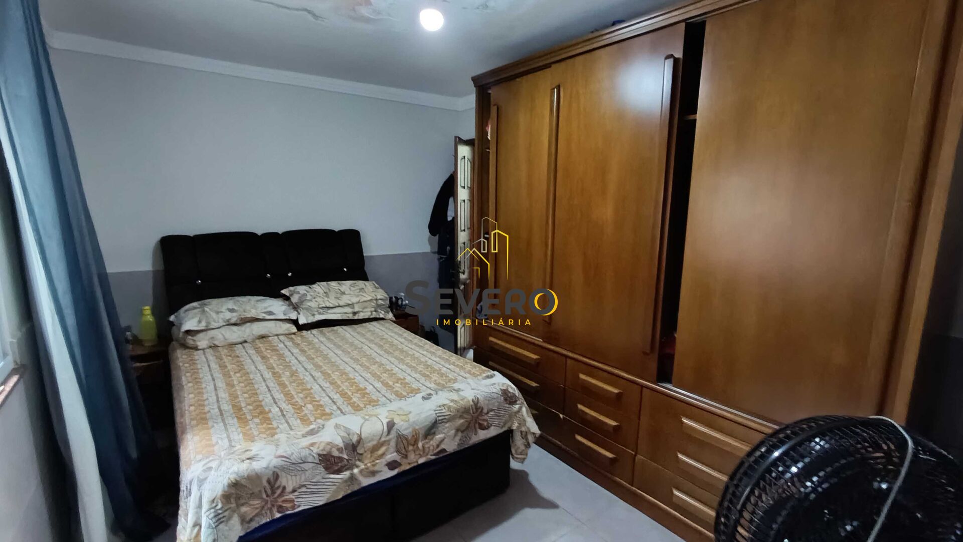 Casa à venda com 4 quartos, 200m² - Foto 4