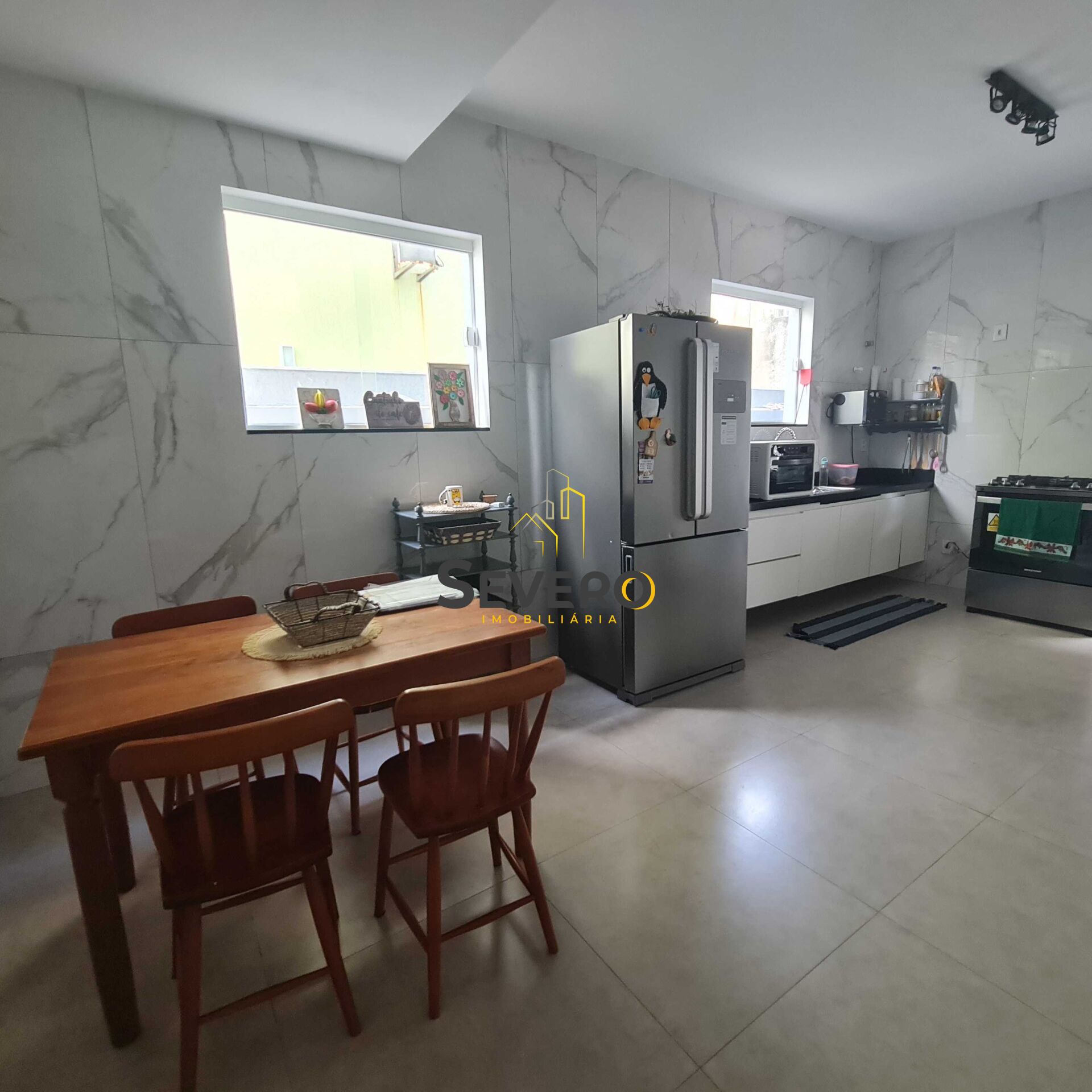 Casa à venda com 4 quartos, 275m² - Foto 17