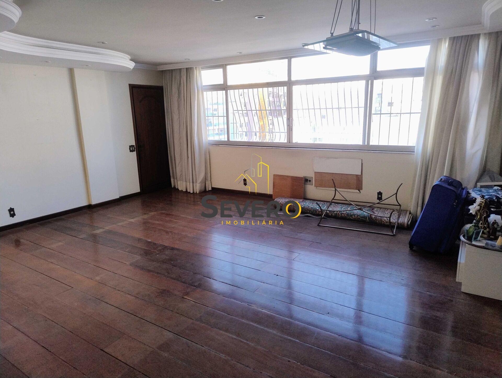 Apartamento à venda com 4 quartos, 160m² - Foto 1