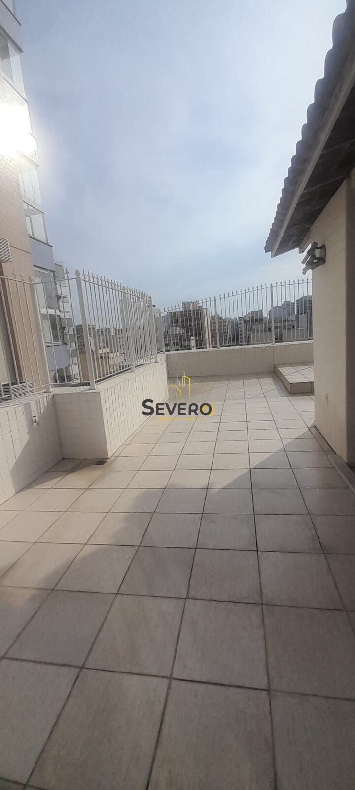 Cobertura à venda com 3 quartos, 250m² - Foto 3