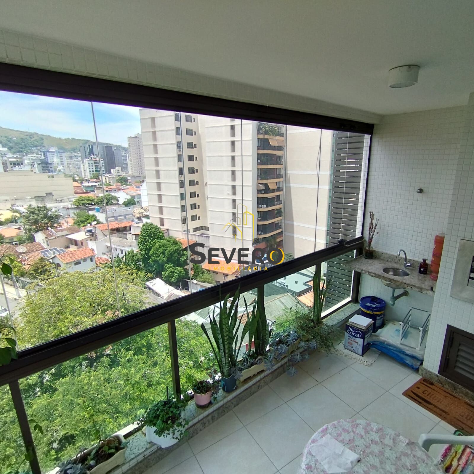 Apartamento à venda com 3 quartos, 97m² - Foto 2