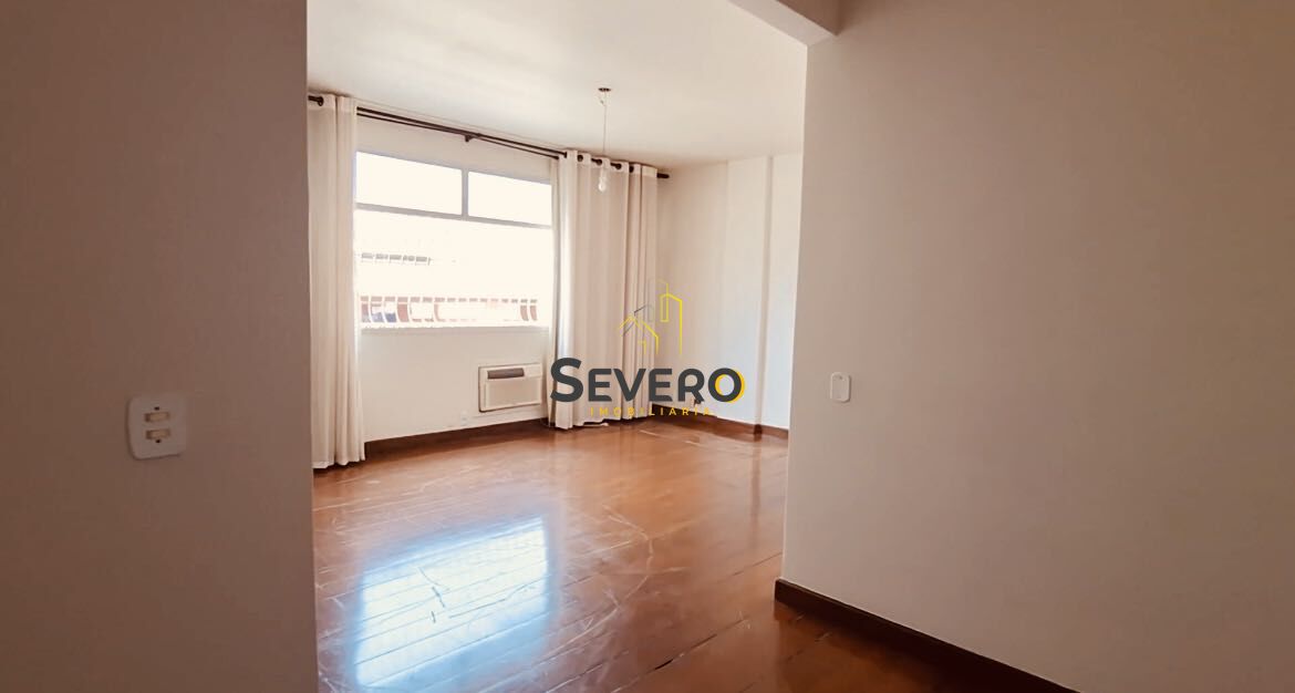 Apartamento à venda com 3 quartos, 140m² - Foto 1
