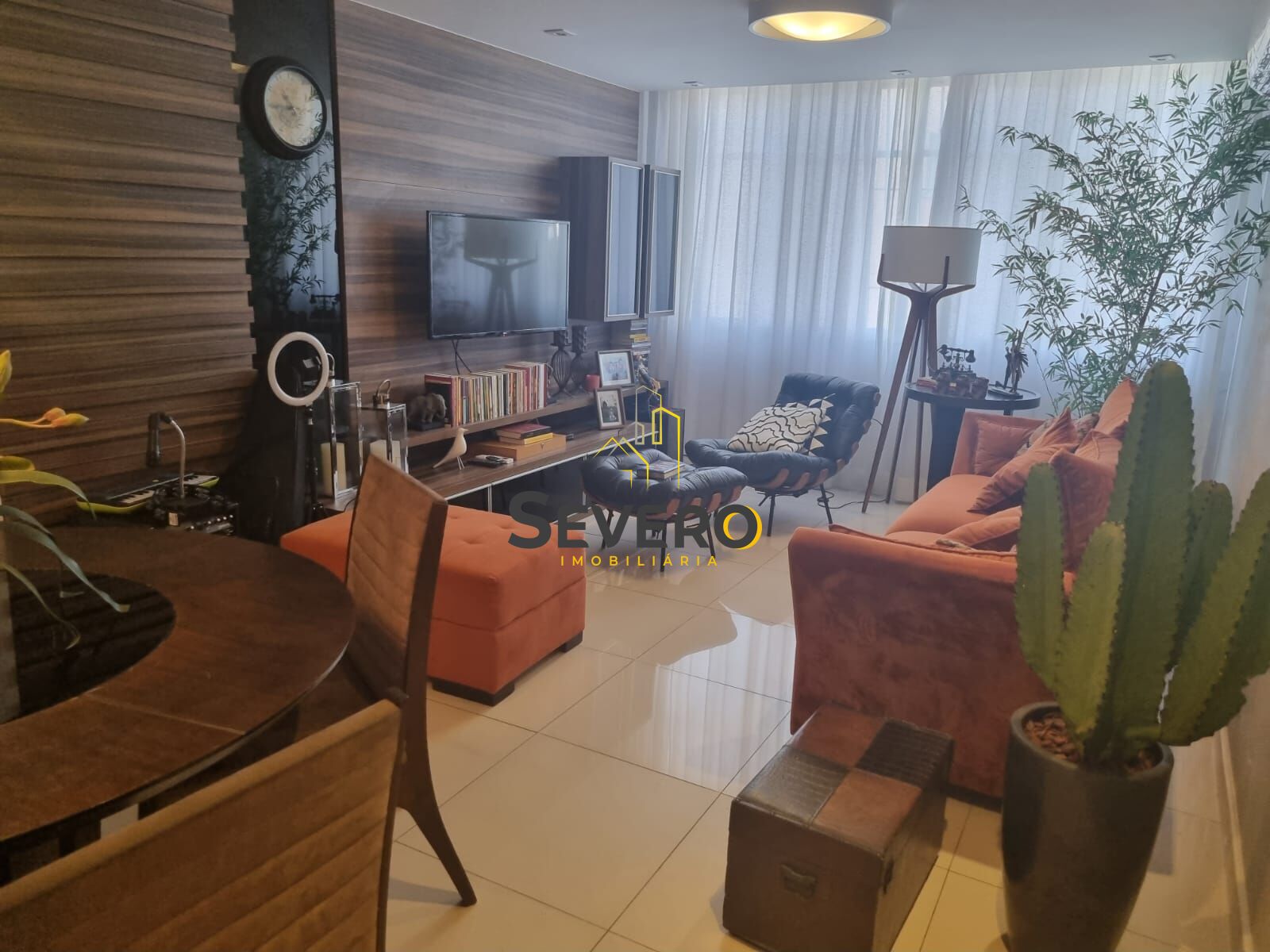 Apartamento à venda com 3 quartos, 105m² - Foto 1