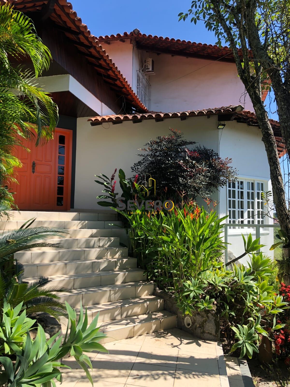 Casa de Condomínio à venda com 4 quartos, 279m² - Foto 1