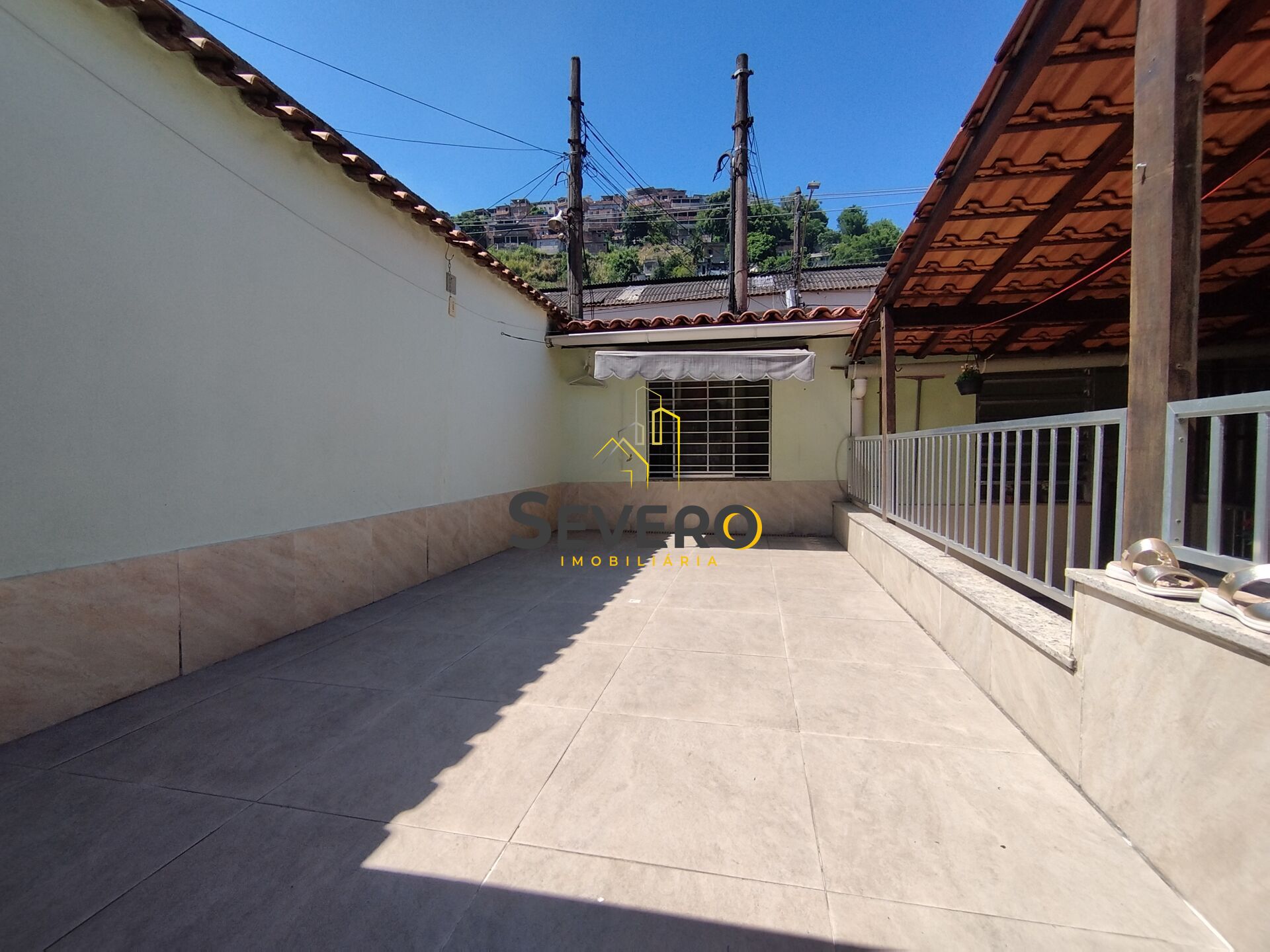 Casa à venda com 4 quartos, 660m² - Foto 2