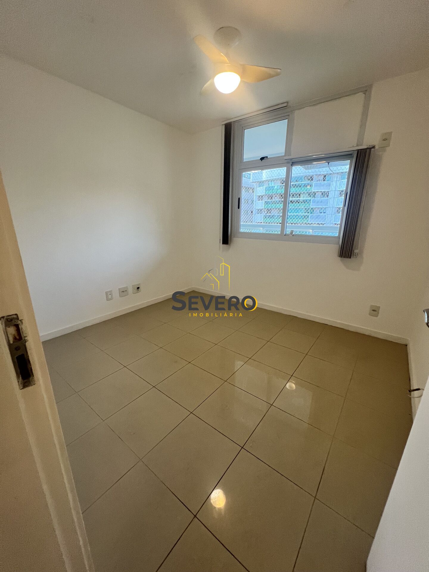 Apartamento à venda com 3 quartos, 130m² - Foto 11
