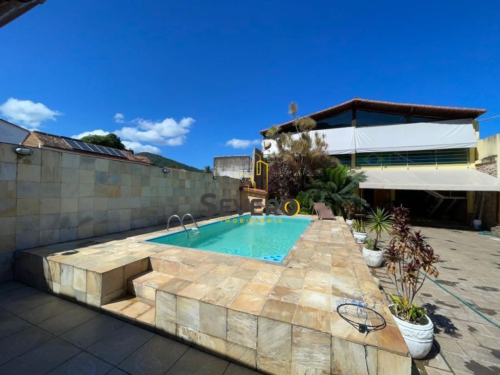 Casa à venda com 4 quartos, 306m² - Foto 2