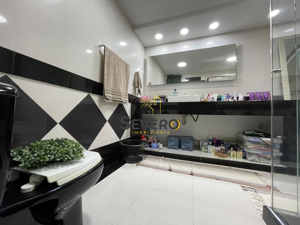 Casa à venda com 4 quartos, 306m² - Foto 13