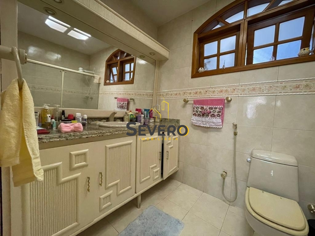 Casa à venda com 4 quartos, 306m² - Foto 11