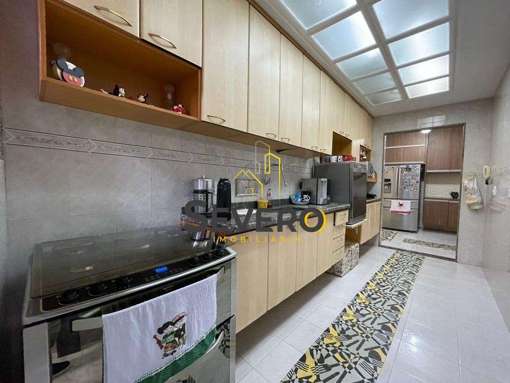 Casa à venda com 4 quartos, 306m² - Foto 8